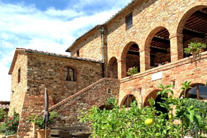 <a href="https://truenaturetravels.com/locations/italy-tuscany-historic-estate/"><strong>Italy - Tuscany</strong> : Historic Estate</a>