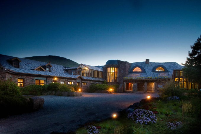 <a href="https://truenaturetravels.com/locations/ireland-valley-retreat-center/"><strong>Ireland - Ireland Valley</strong> : Wellness Retreat Center</a>