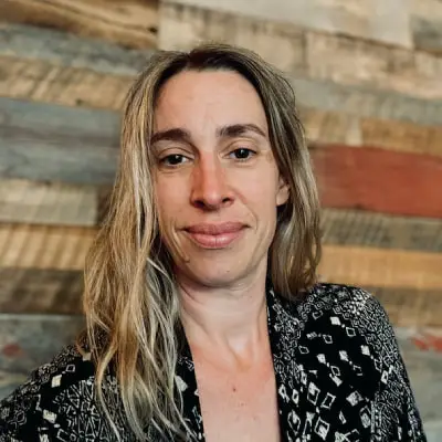 Leader-Laurel-Desmarais_01