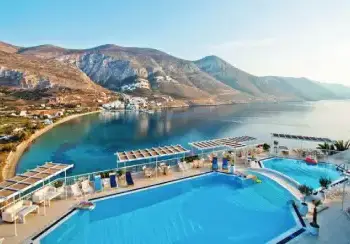 new-calendar-Greece-Amorgos-Aerial-Pool_01