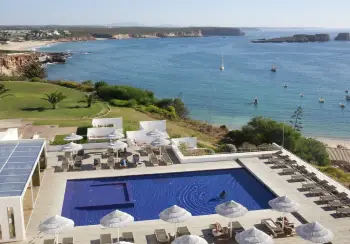 retreat-new-sagres-exterior-pool-04
