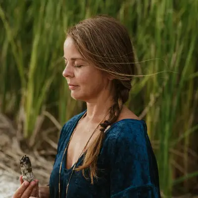 sq-Jennifer-Brewer-min
