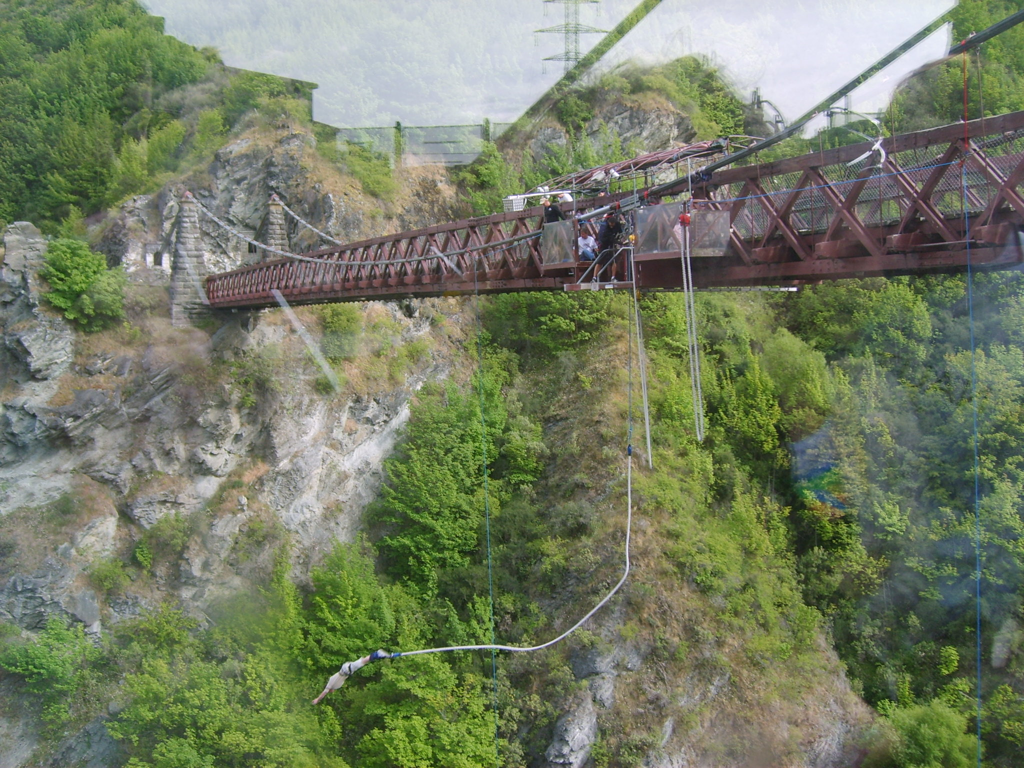 adventure vacation: bungee jumping